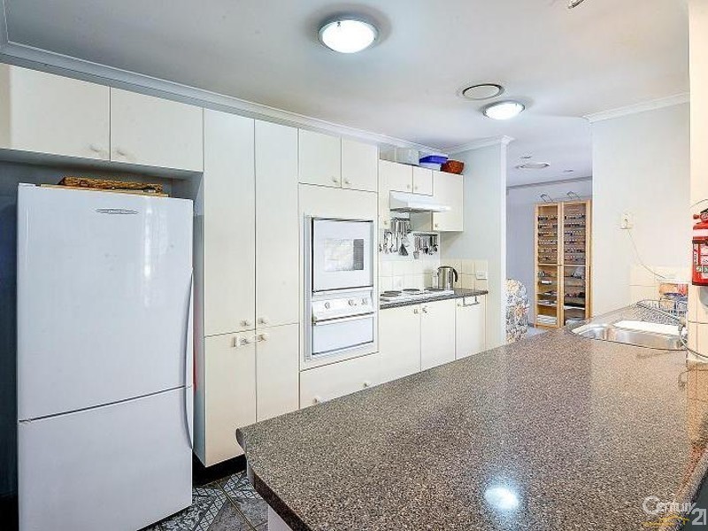 25 Outram Place, Currans Hill NSW 2567