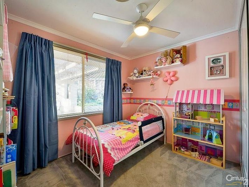 25 Outram Place, Currans Hill NSW 2567