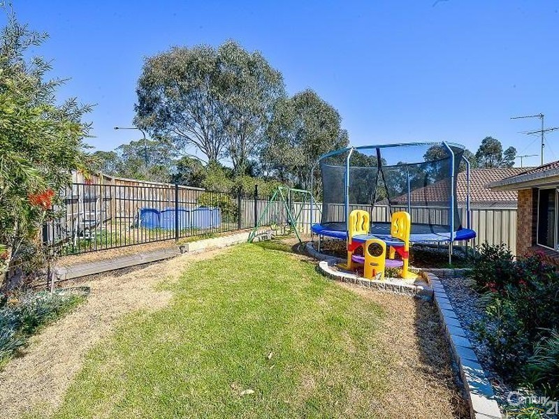 25 Outram Place, Currans Hill NSW 2567
