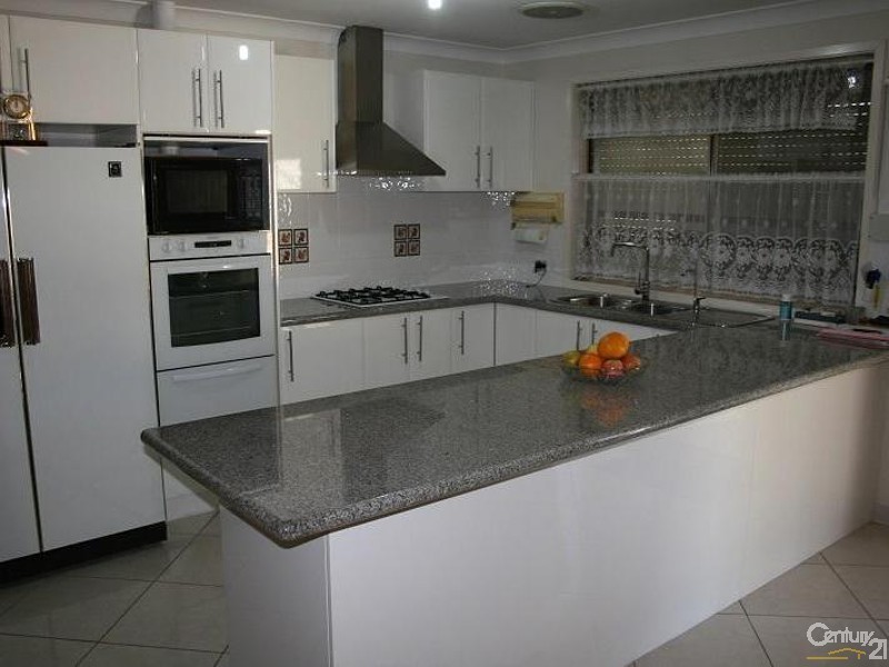 32 Currans Hill Drive, Currans Hill NSW 2567