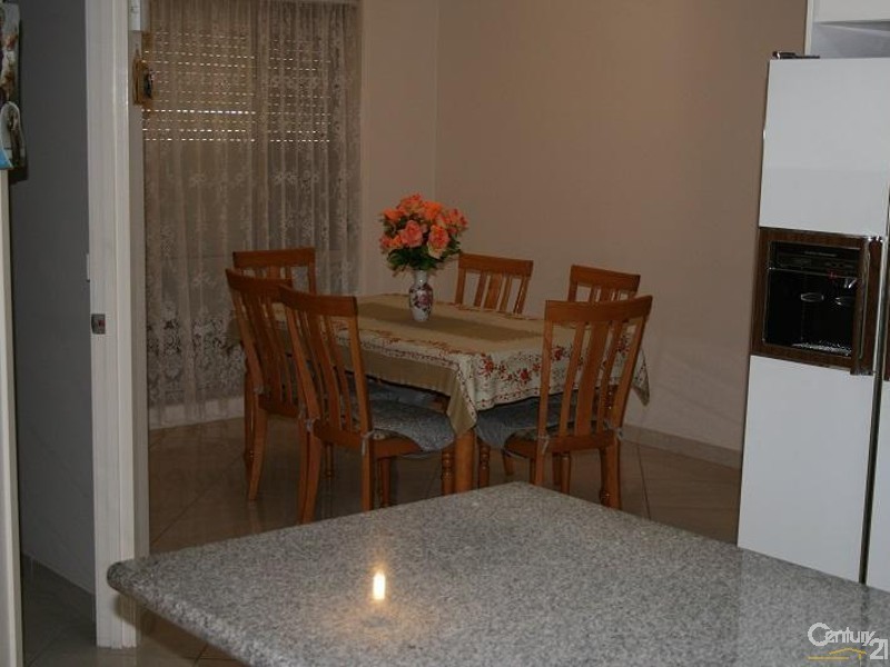 32 Currans Hill Drive, Currans Hill NSW 2567