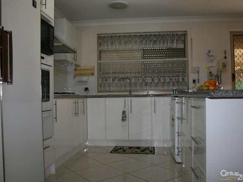 32 Currans Hill Drive, Currans Hill NSW 2567