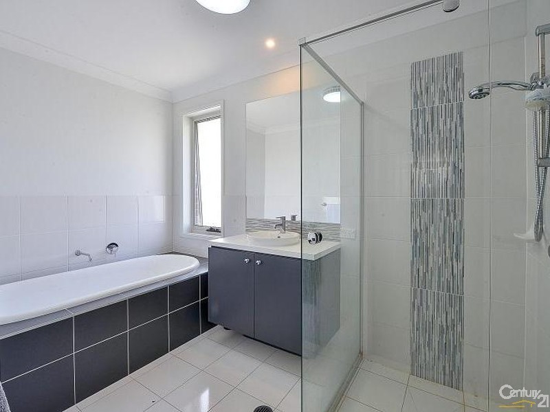 12 Gibson Street, Oran Park NSW 2570