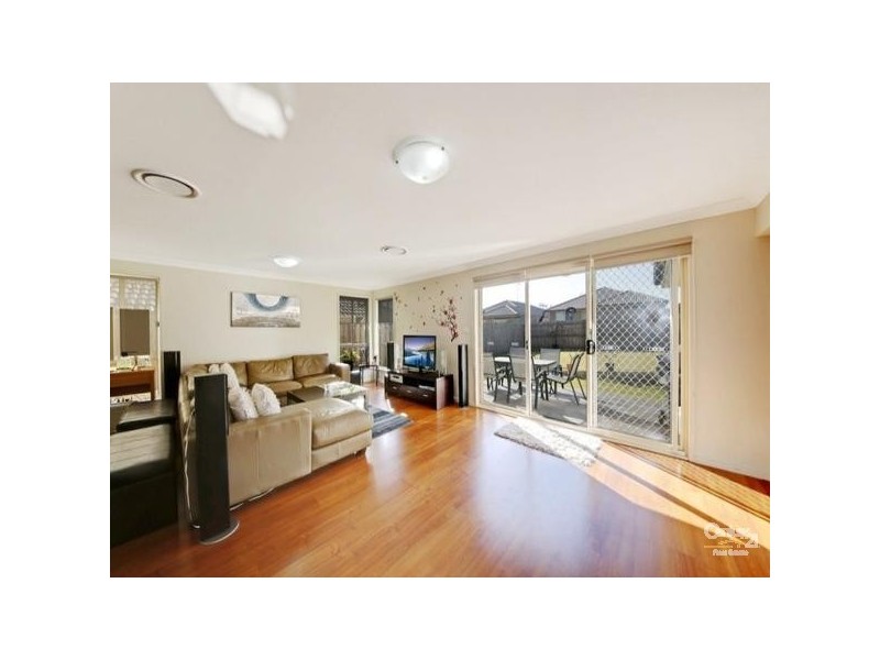 34 Kerrigan Crescent, Elderslie NSW 2570