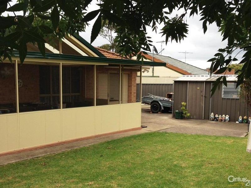 11 Nott Place, Mount Annan NSW 2567
