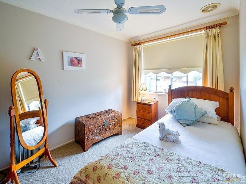 6 Peppin Place, Elderslie NSW 2570