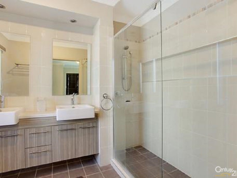 15 Central Avenue, Oran Park NSW 2570