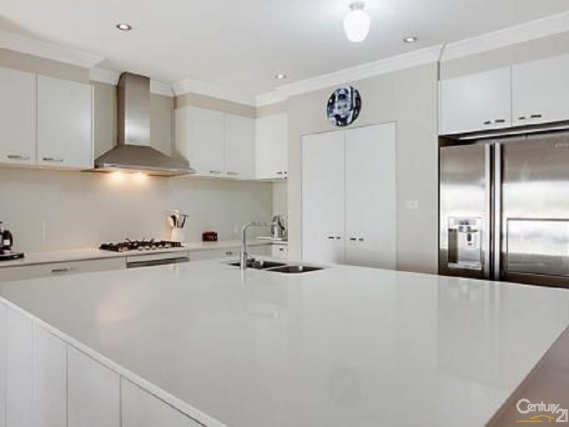 15 Central Avenue, Oran Park NSW 2570
