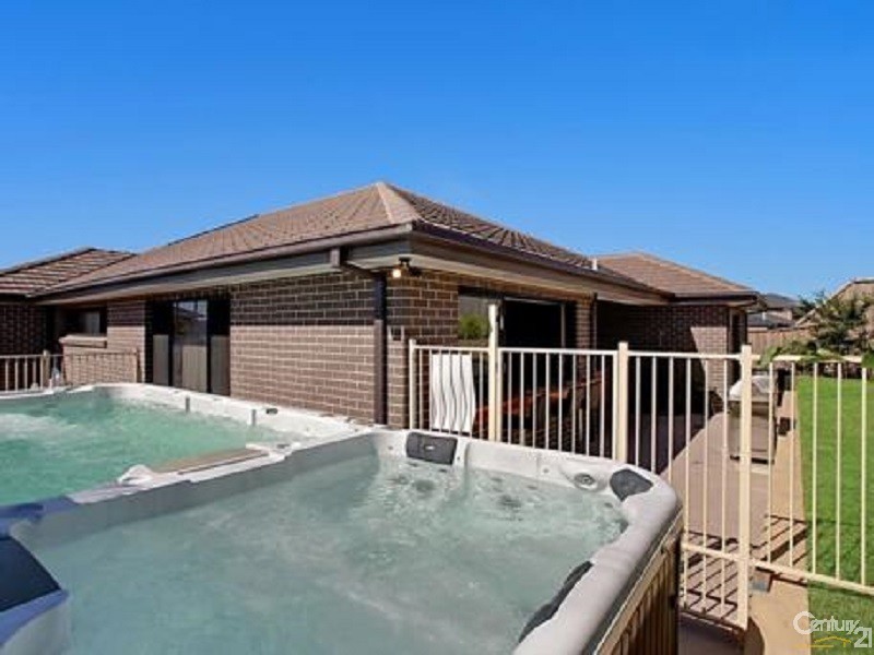 15 Central Avenue, Oran Park NSW 2570