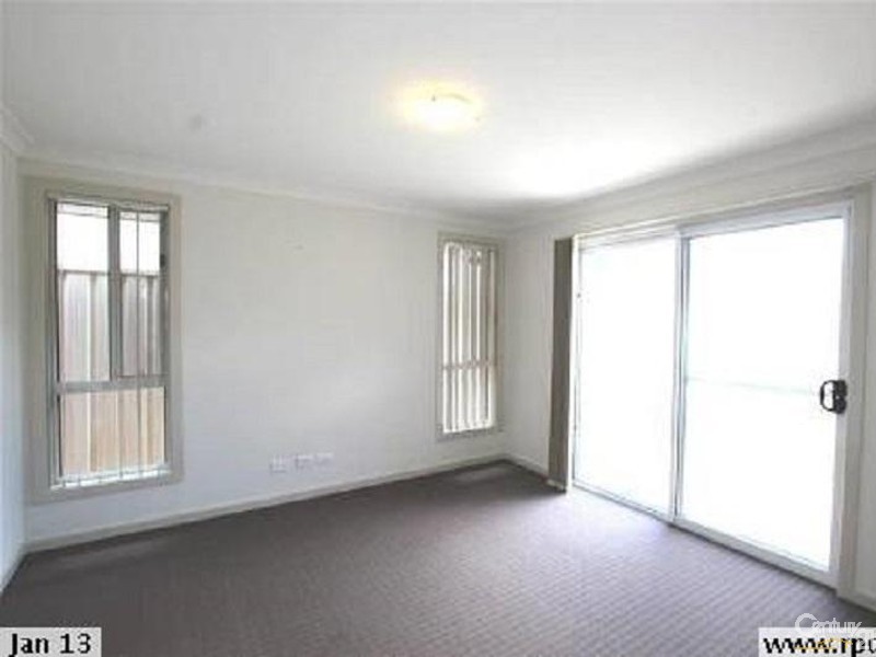 33 Bond Street, Oran Park NSW 2570