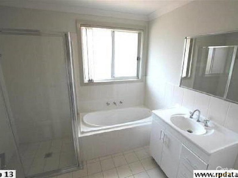 33 Bond Street, Oran Park NSW 2570