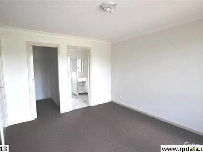33 Bond Street, Oran Park NSW 2570