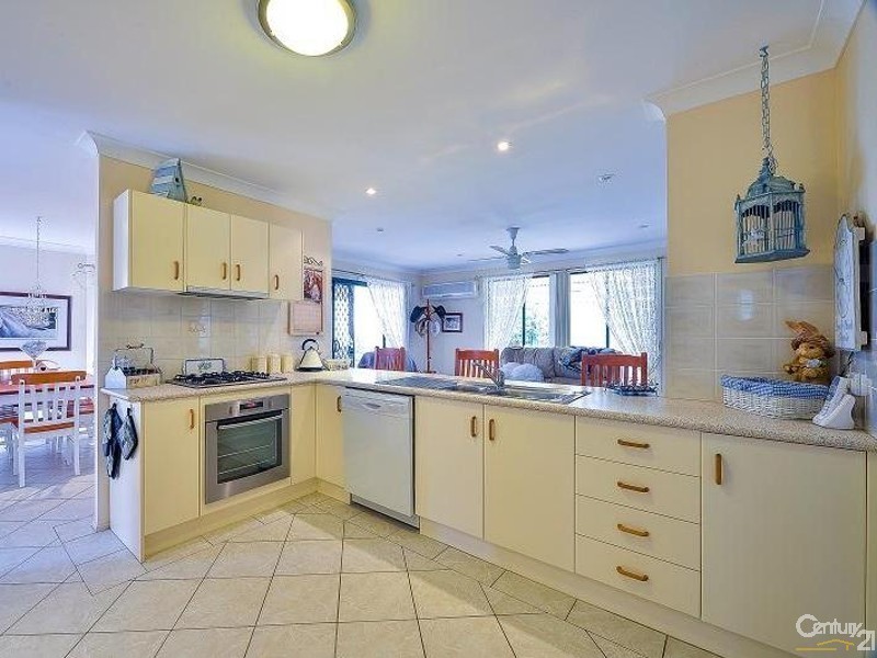 80 Downes Crescent, Currans Hill NSW 2567