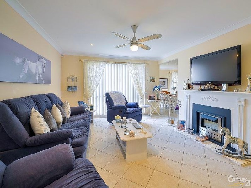80 Downes Crescent, Currans Hill NSW 2567