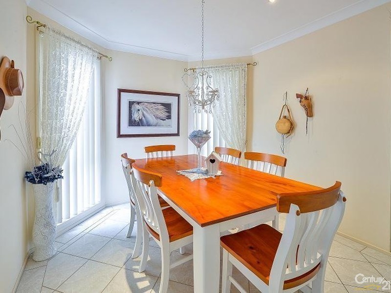 80 Downes Crescent, Currans Hill NSW 2567
