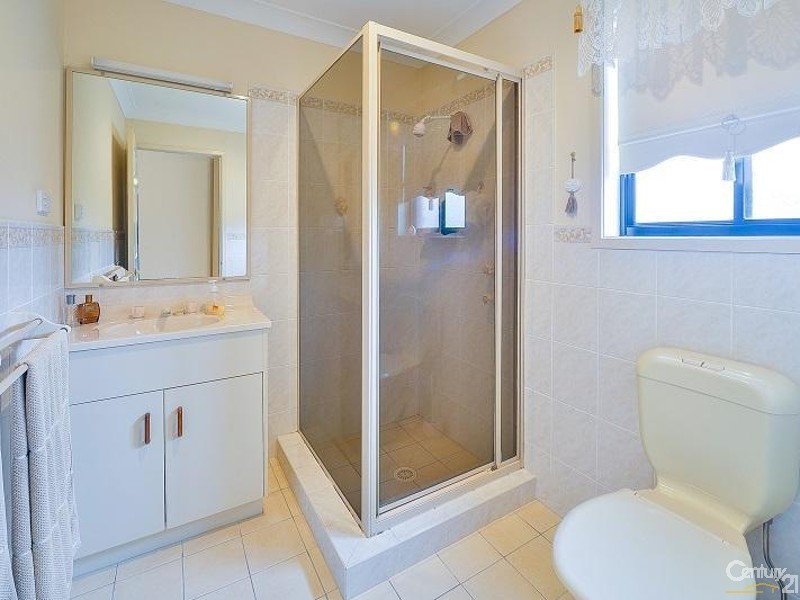 80 Downes Crescent, Currans Hill NSW 2567