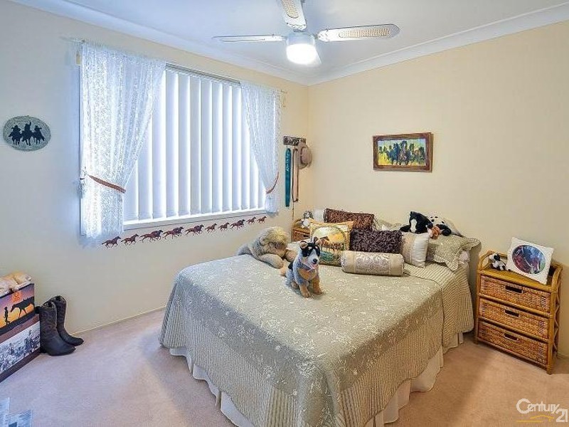 80 Downes Crescent, Currans Hill NSW 2567