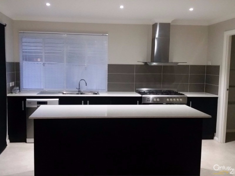 4 Tander Street, Oran Park NSW 2570