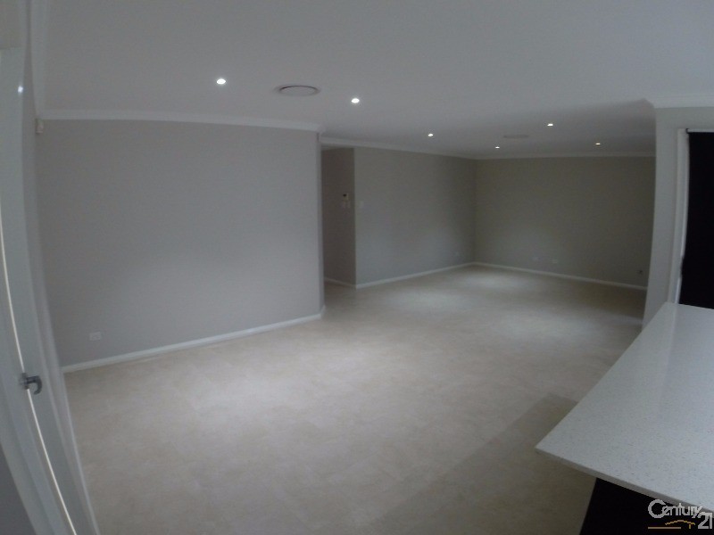 4 Tander Street, Oran Park NSW 2570