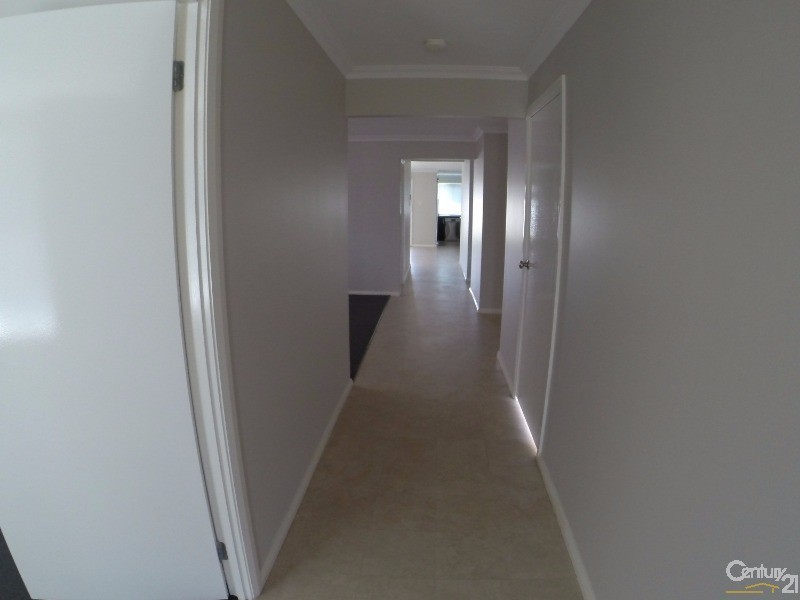 4 Tander Street, Oran Park NSW 2570
