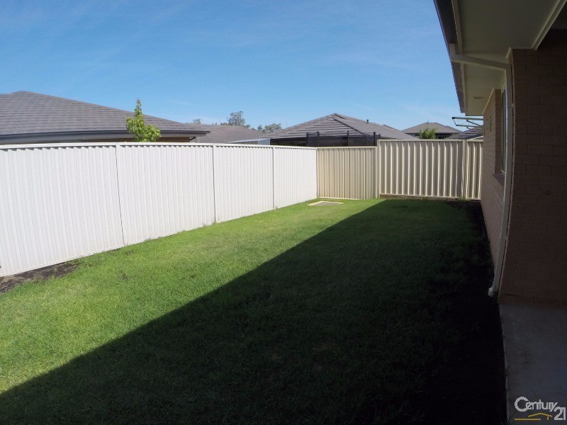 4 Tander Street, Oran Park NSW 2570