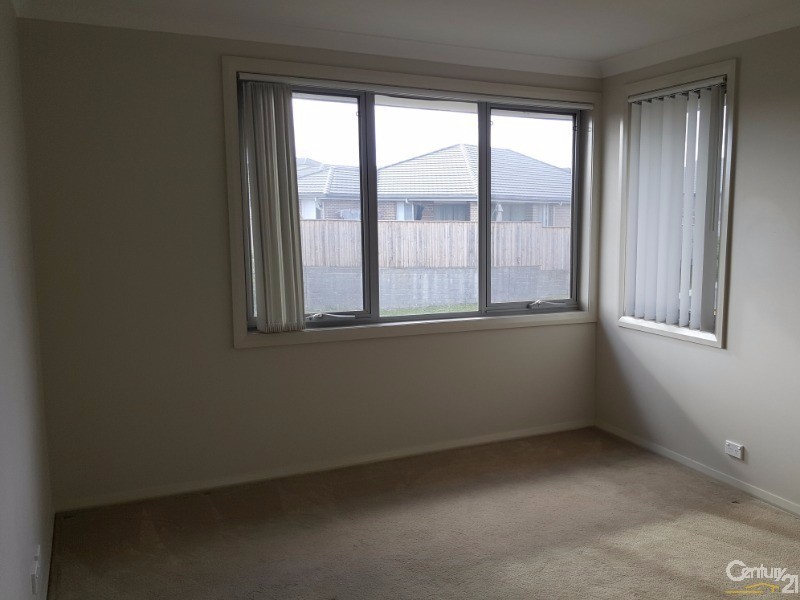 5 Tanner Close, Spring Farm NSW 2570