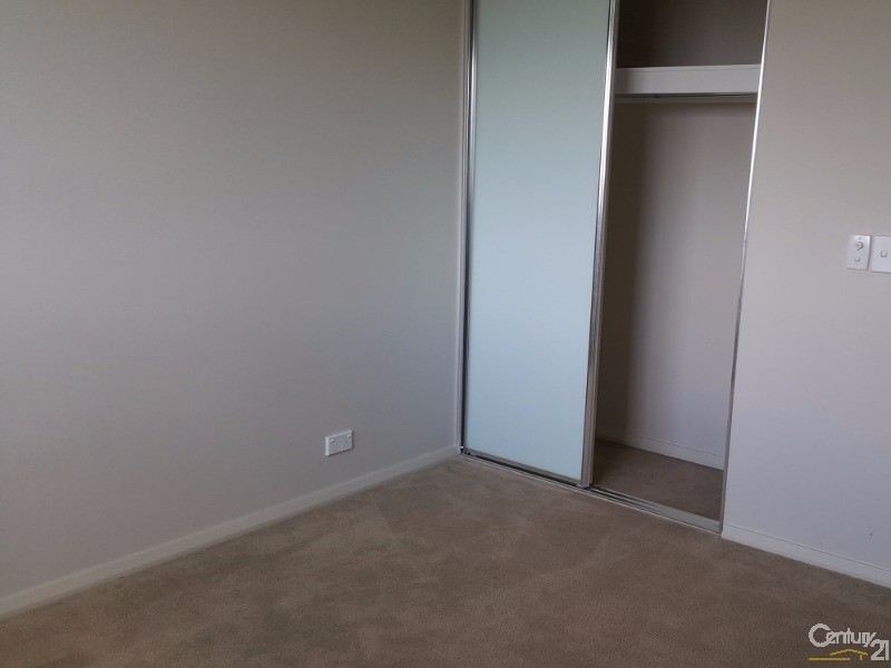 5 Tanner Close, Spring Farm NSW 2570