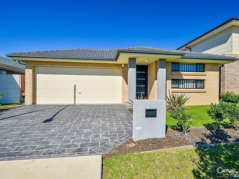 7 Gall Place, Oran Park NSW 2570