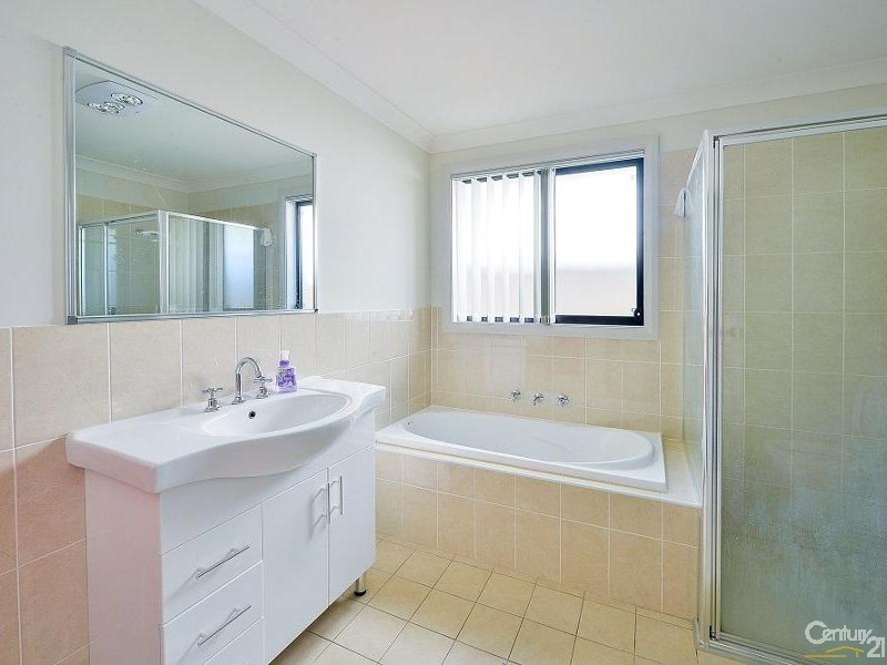 7 Gall Place, Oran Park NSW 2570