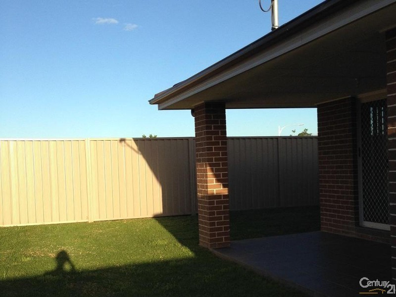 19 Garton Road, Spring Farm NSW 2570