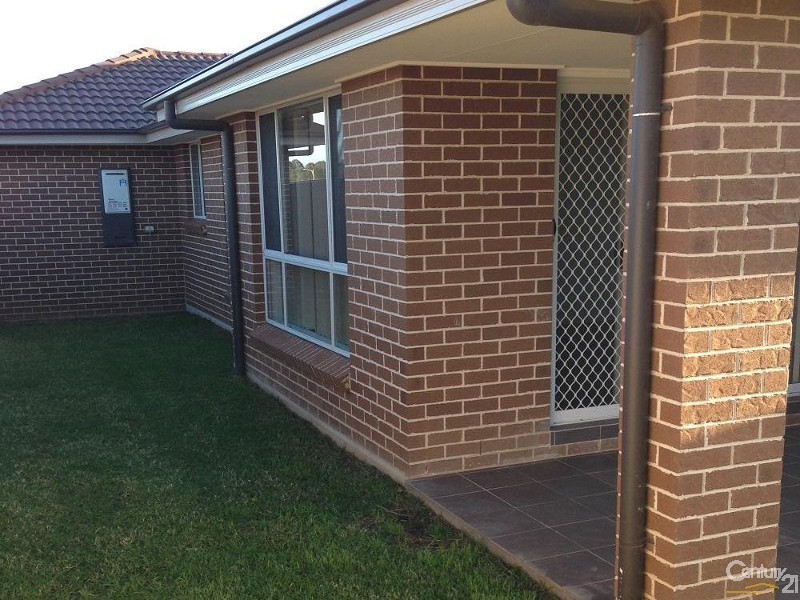 19 Garton Road, Spring Farm NSW 2570