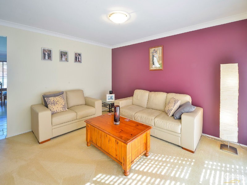 16 Outram Place, Currans Hill NSW 2567