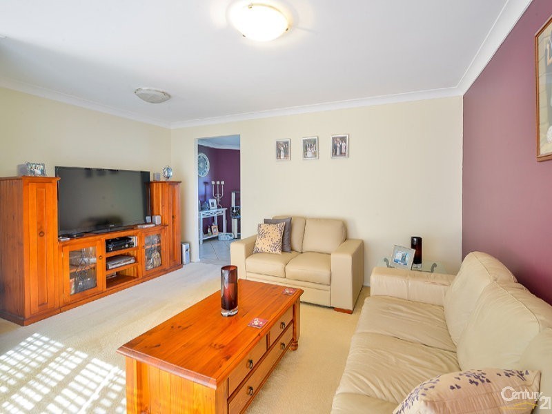 16 Outram Place, Currans Hill NSW 2567