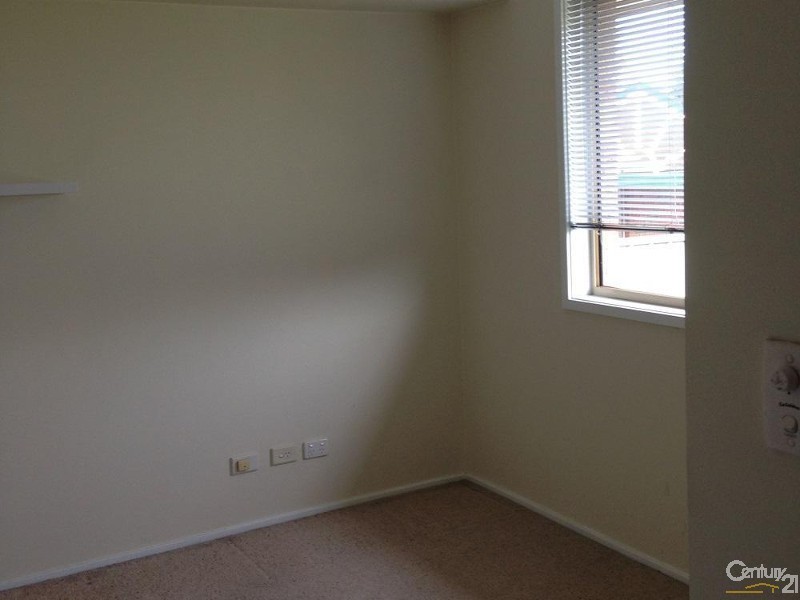 16 Outram Place, Currans Hill NSW 2567
