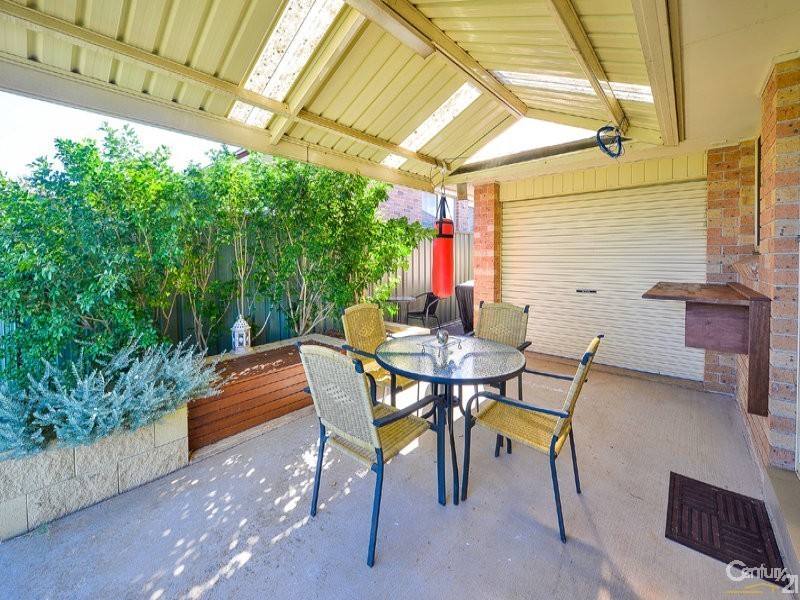 16 Outram Place, Currans Hill NSW 2567