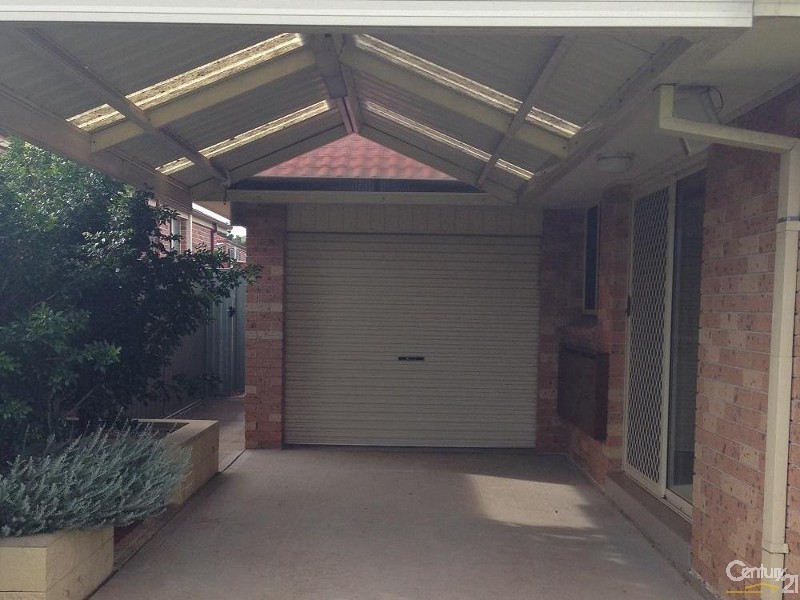 16 Outram Place, Currans Hill NSW 2567