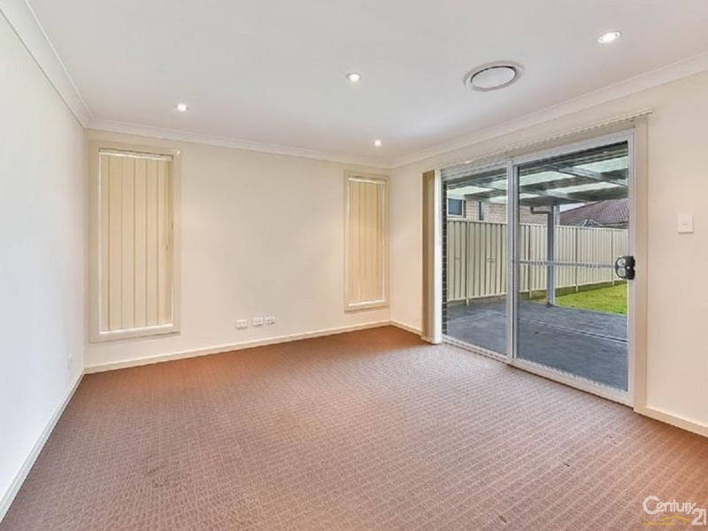33 Bond Street, Oran Park NSW 2570