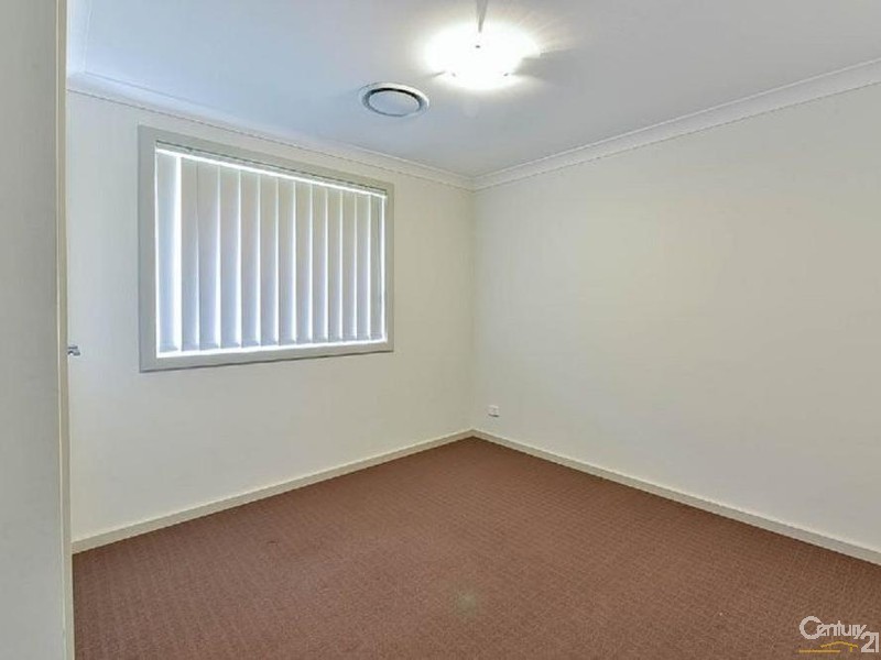 33 Bond Street, Oran Park NSW 2570