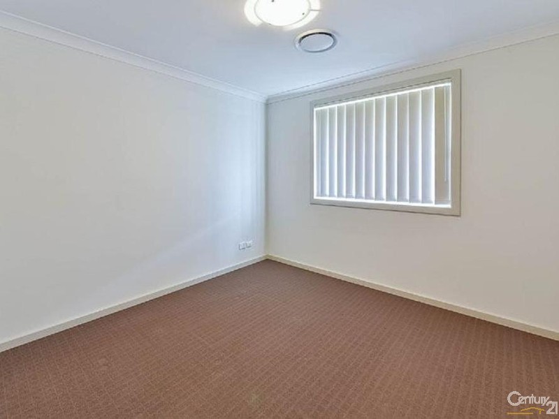 33 Bond Street, Oran Park NSW 2570