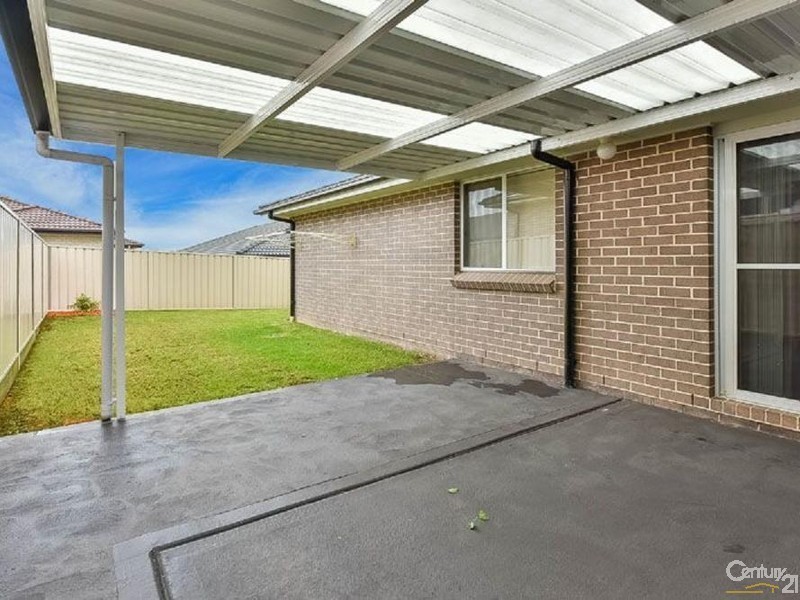 33 Bond Street, Oran Park NSW 2570