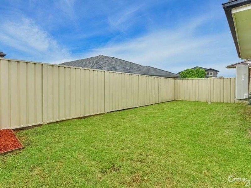 33 Bond Street, Oran Park NSW 2570