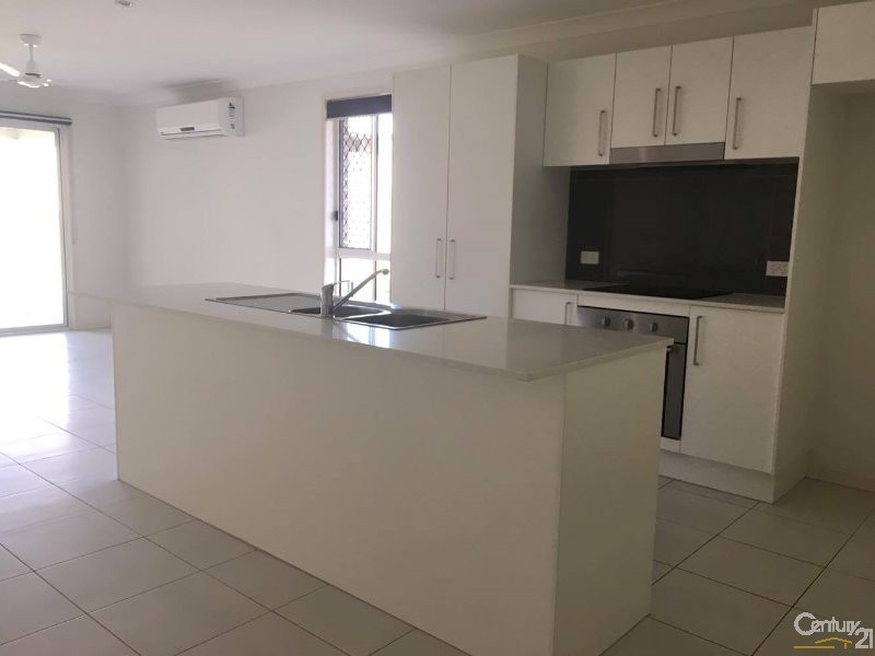 10 Furlong Drive, Currans Hill NSW 2567