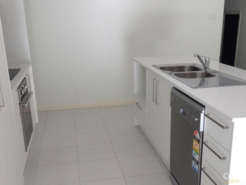 10 Furlong Drive, Currans Hill NSW 2567