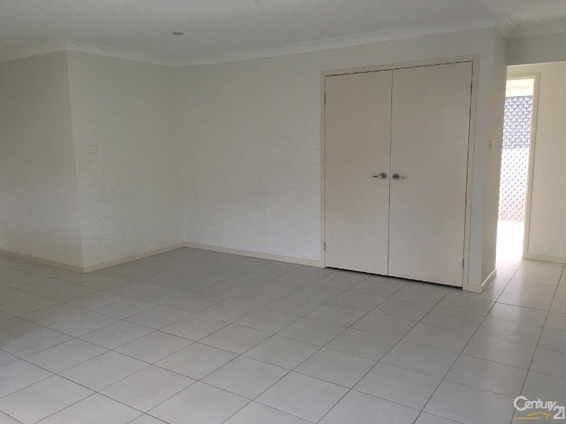 10 Furlong Drive, Currans Hill NSW 2567