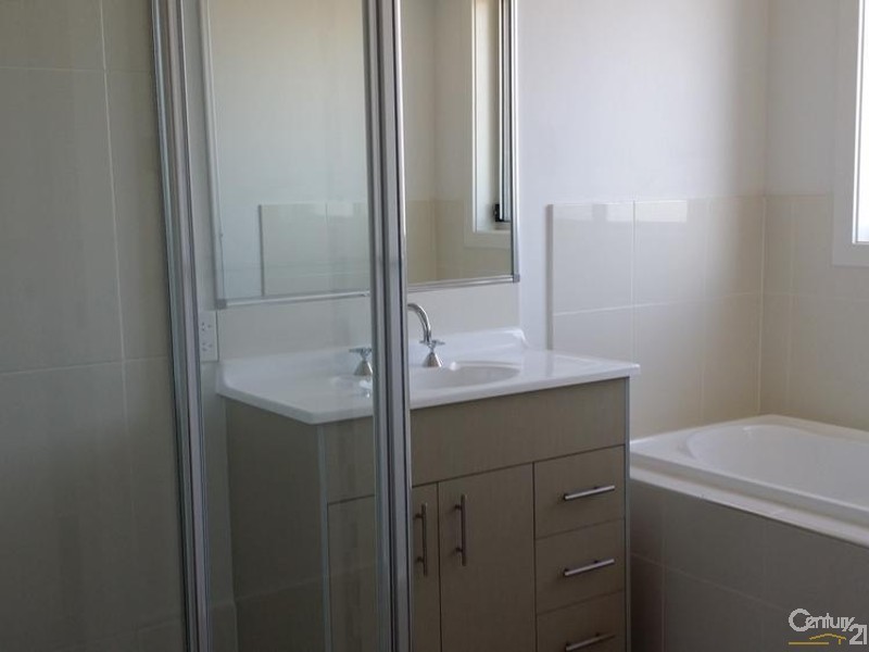 19 Garton Street, Spring Farm NSW 2570