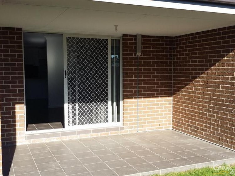 19 Garton Street, Spring Farm NSW 2570