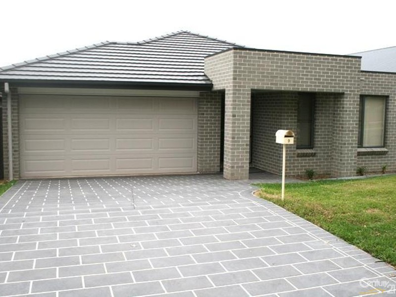 9 Butler Street, Gregory Hills NSW 2557