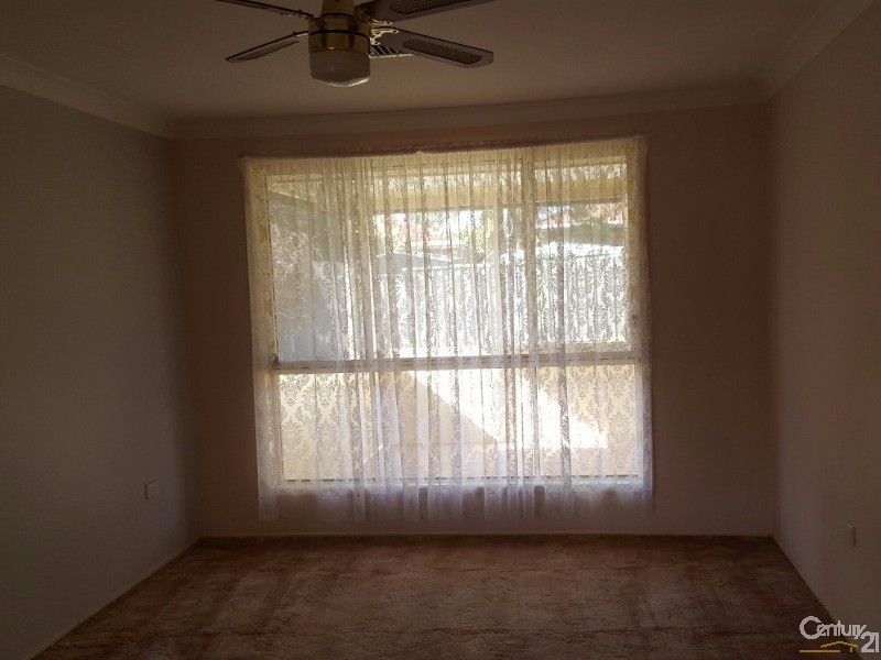 11 Nott Place, Mount Annan NSW 2567