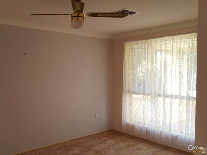 11 Nott Place, Mount Annan NSW 2567