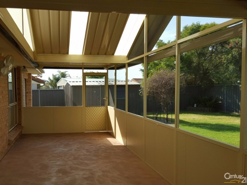 11 Nott Place, Mount Annan NSW 2567